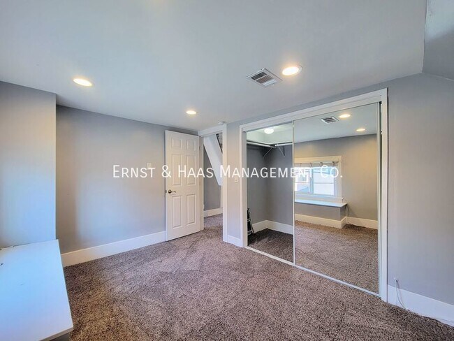 Building Photo - Historic 5-Bedroom, 4-Bath Home with Moder...