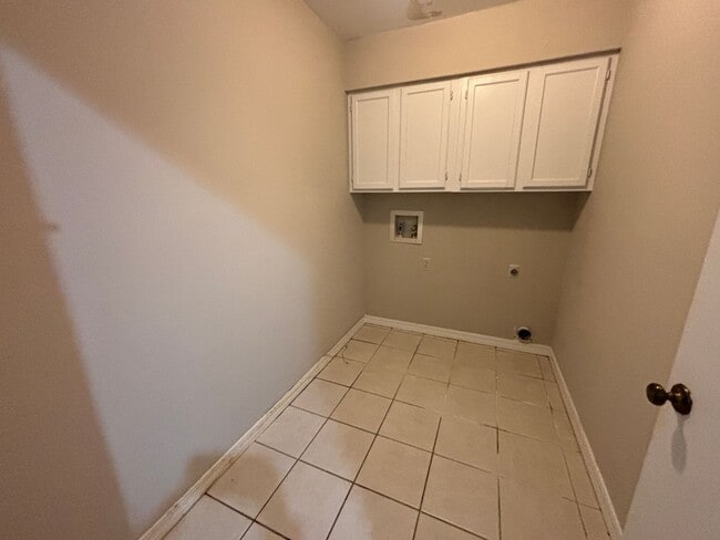Building Photo - 9503 Balsa Dr