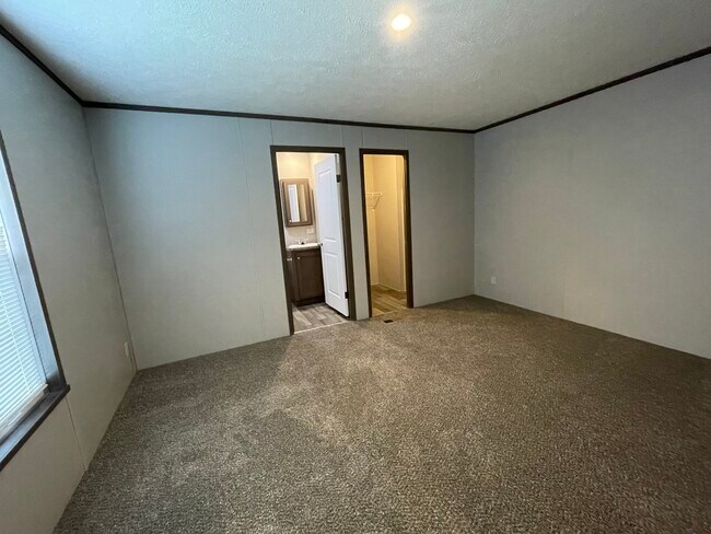 Building Photo - 89 Elm