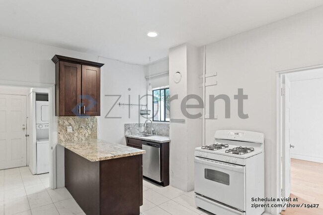 Building Photo - 39a Cook St