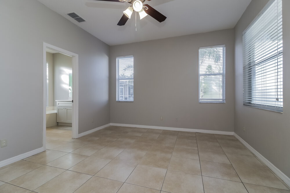 Building Photo - 738 Lake Biscayne Way