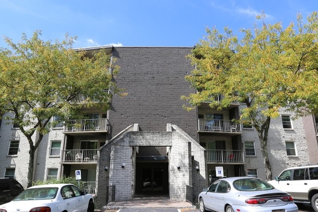 Building Photo - The Guardian