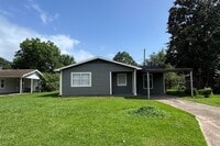 Building Photo - 1819 Lincoln Dr