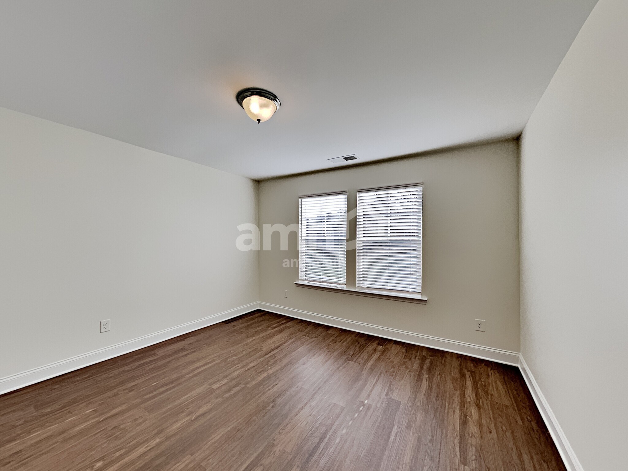 Building Photo - 251 Lake St