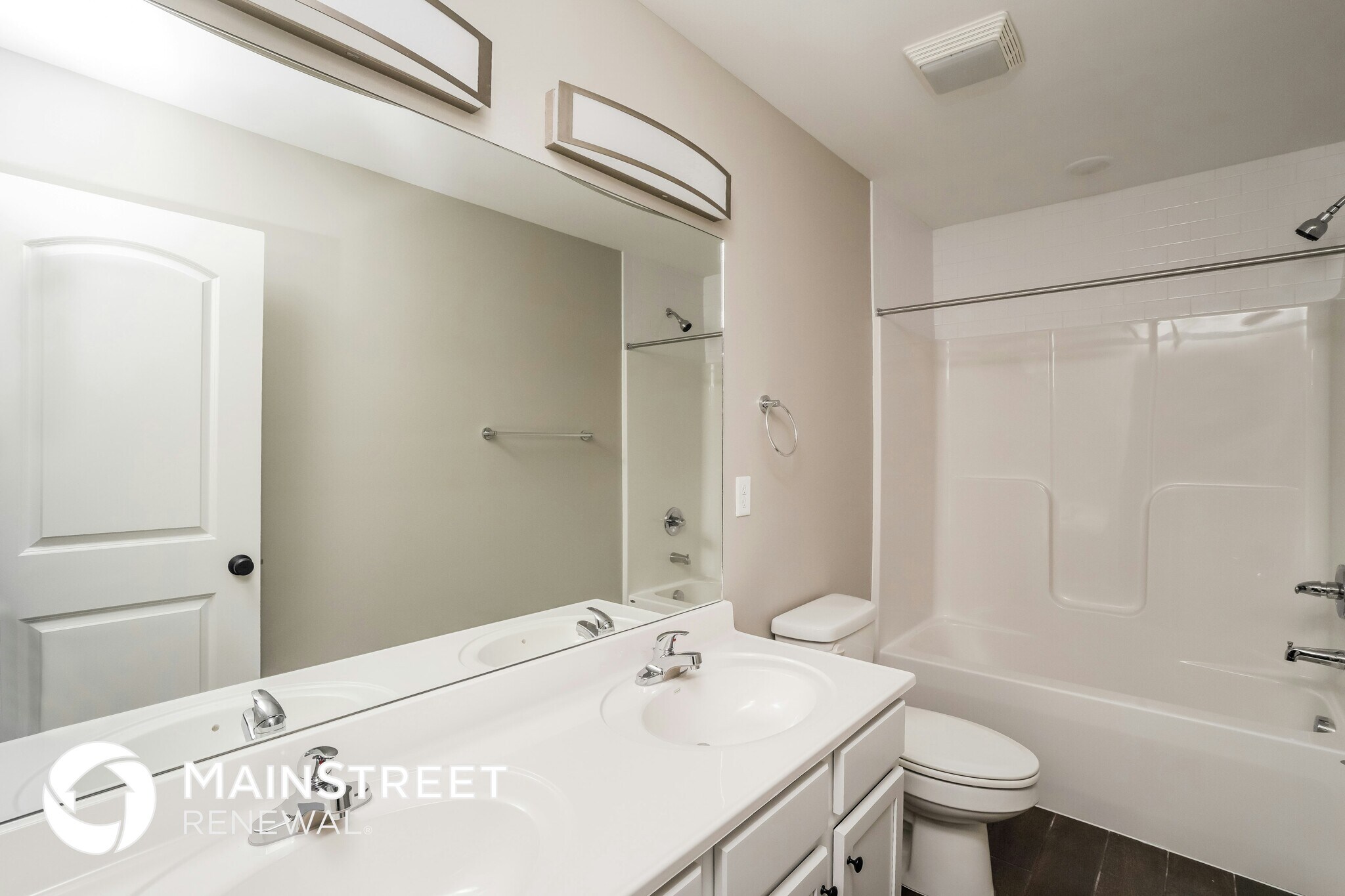 Building Photo - 2117 Paddle Wheel Dr