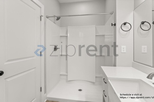 Building Photo - 106 Snyder Ct NE