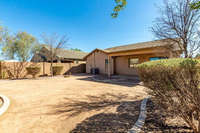 Building Photo - 10344 W Trumbull Rd