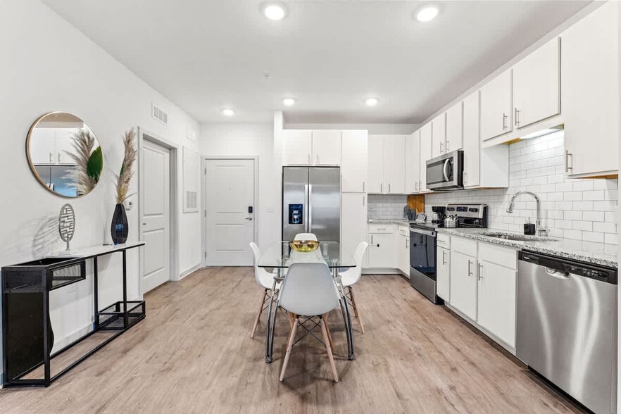 Building Photo - 14533 Star Water Rd