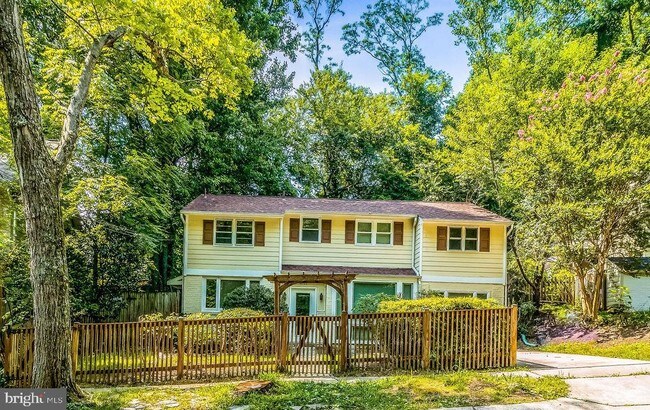 Building Photo - 4111 Denfeld Ave