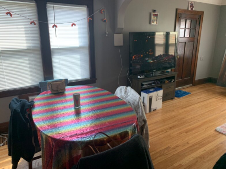 Building Photo - 4719 Chicago Ave