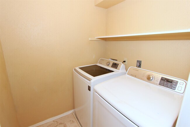 Building Photo - 10639 Braes Bend Dr