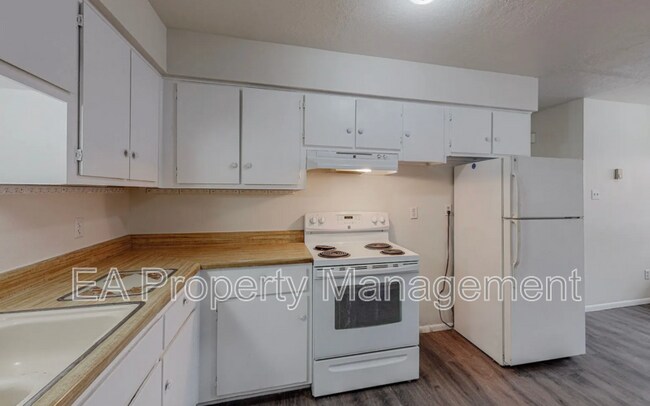 Building Photo - 12912 Marva Pl SE