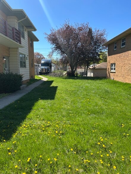 Building Photo - 4563 N 73rd St