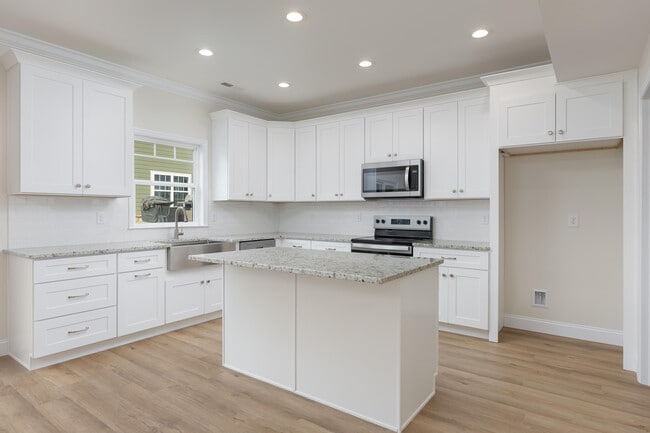 Building Photo - 5029 Solar