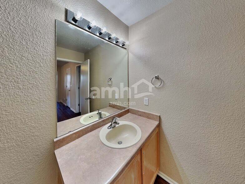 Building Photo - 19746 E 50th Ave