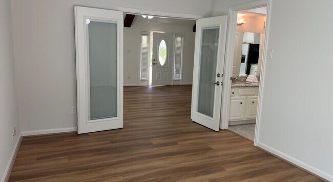 Building Photo - 9626 Magnolia Ridge Dr