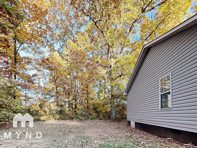 Building Photo - 1334 Reid St