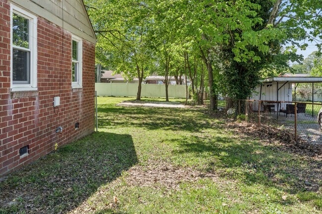 Building Photo - One Level, 2 Bedroom Unit in Kingsport
