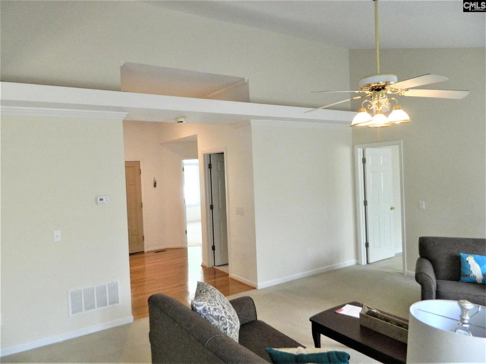 Building Photo - 802 Treeslope Ct