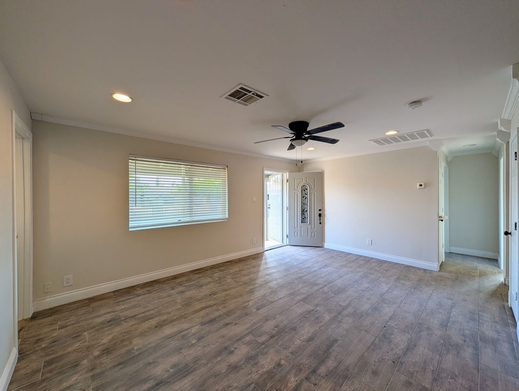 Building Photo - 13208 W Tuckey Ln