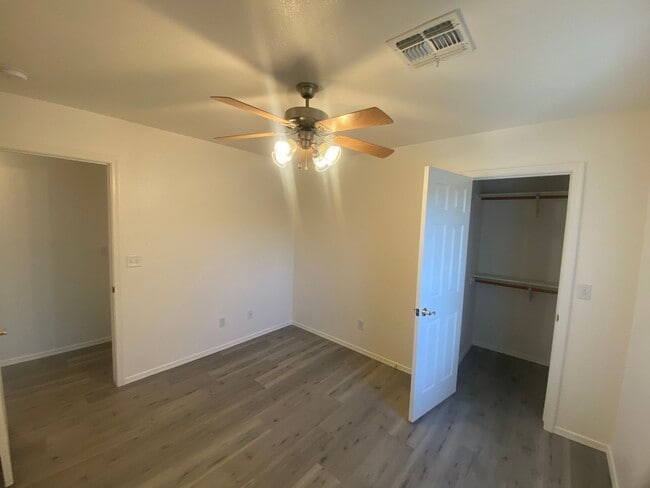 Building Photo - Charming 3 Bedroom 2 Bath Home