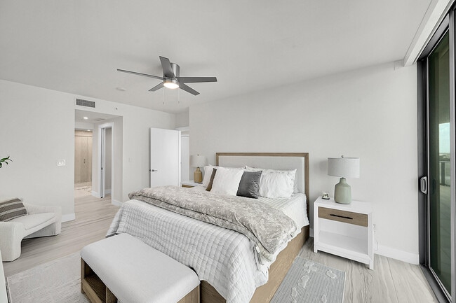 Building Photo - 730 N Ocean Blvd