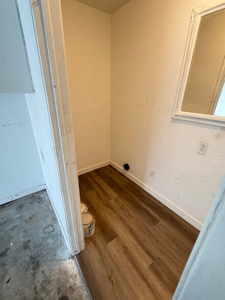 Building Photo - 3500 E Rosedale St