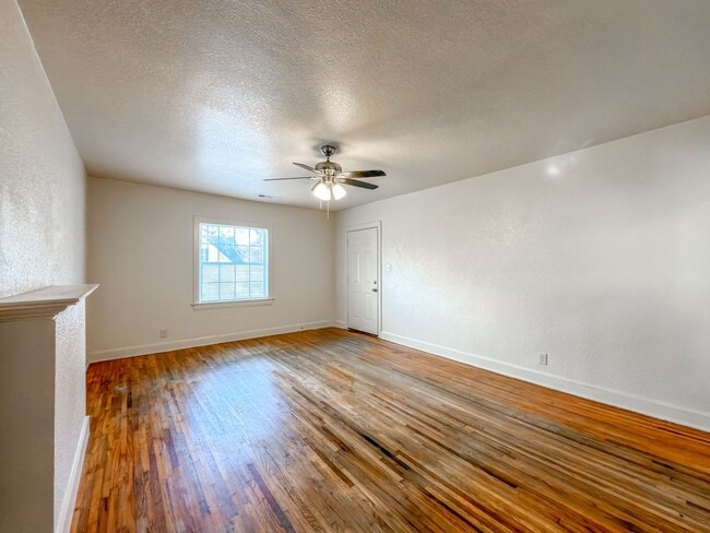 Building Photo - 1021 S 25th St