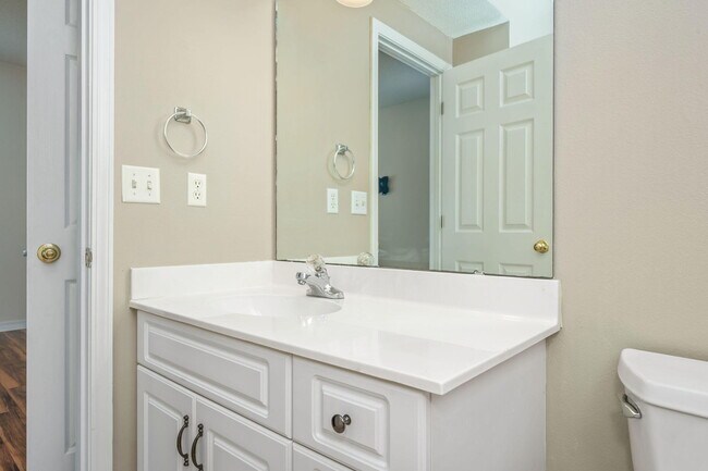 Building Photo - 1501 Partin Dr N