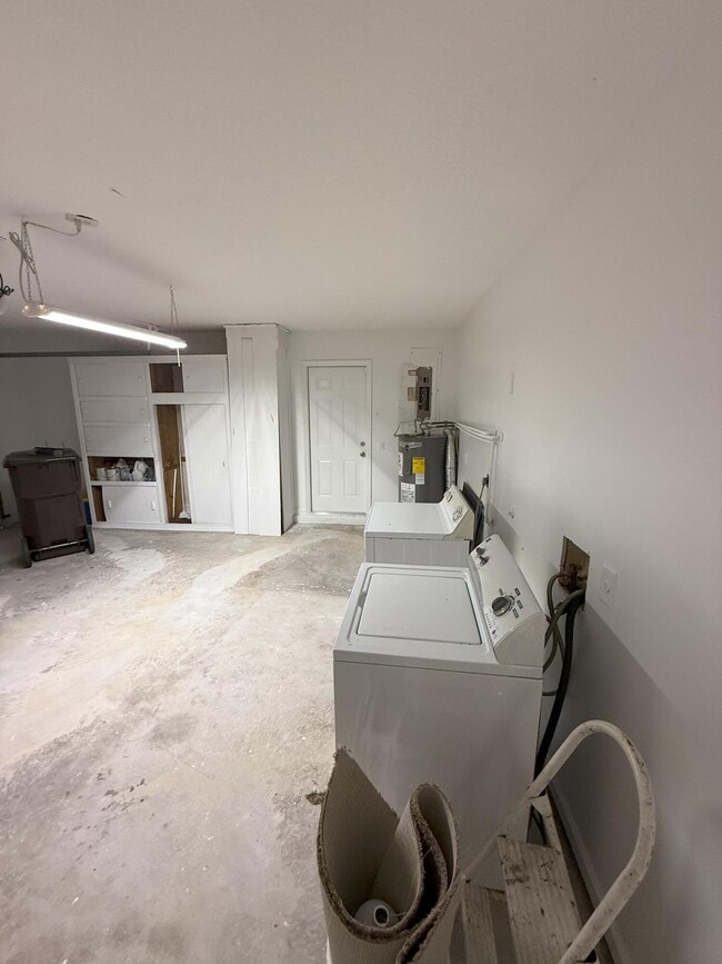 Building Photo - 1334 N Mangonia Dr