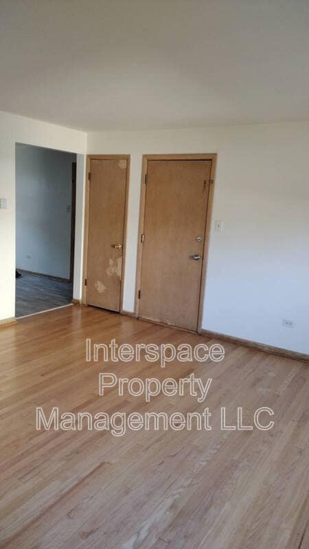 Building Photo - 10126 S Pulaski Rd