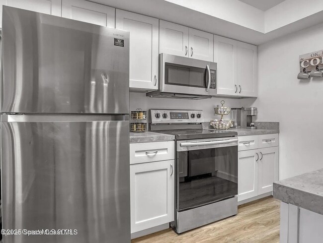 Building Photo - 730 Ridge Club Dr