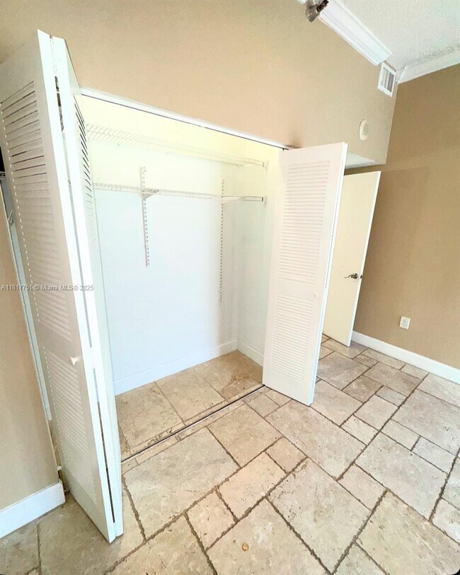 Building Photo - 20505 E Country Club Dr