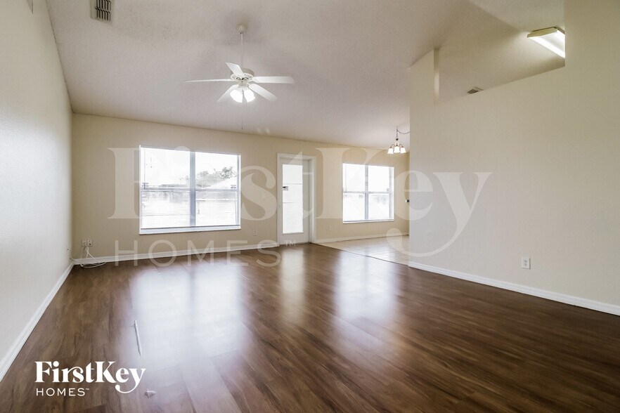 Building Photo - 403 Danube Dr