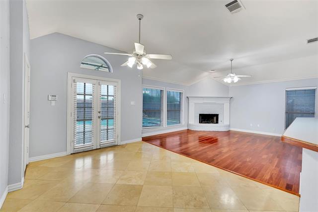 Building Photo - 1211 Greenway Dr