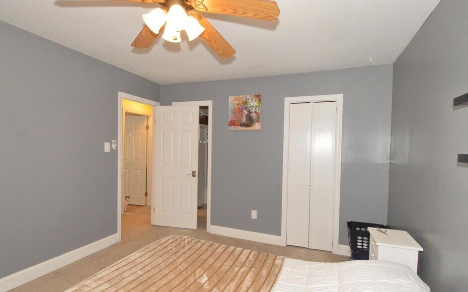 Building Photo - 9570 Standon Pl