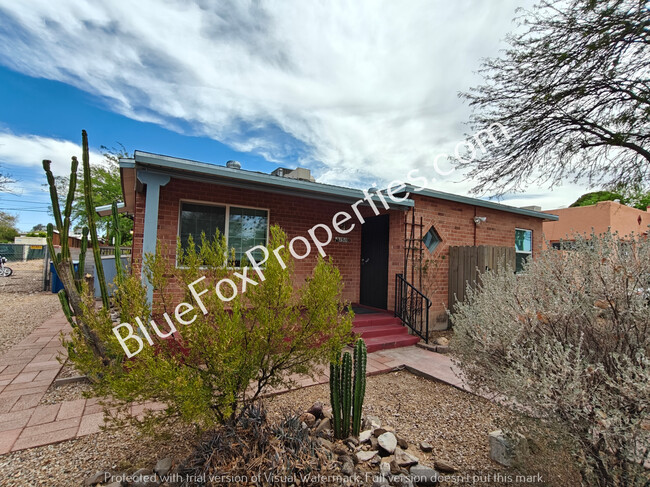 Building Photo - 1510 E Silver St
