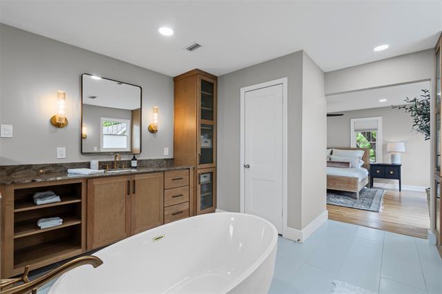 Building Photo - 4014 Modlin Ave