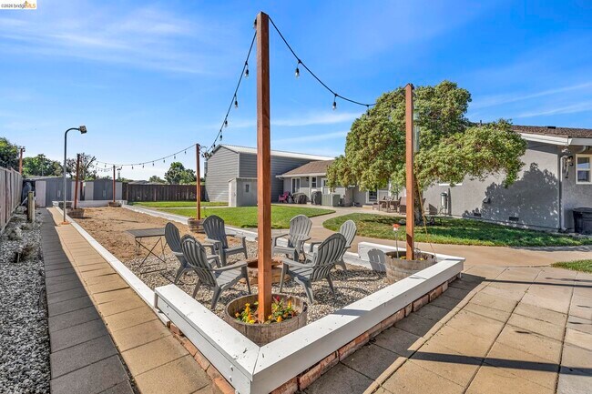 Building Photo - 59 Old Stagecoach Rd