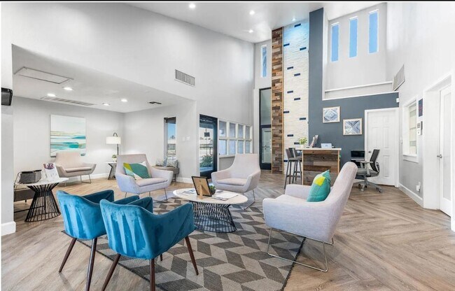 Building Photo - 2025 W Indian School Rd