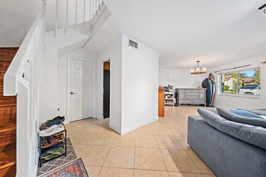 Building Photo - 120 Seabreeze Cir