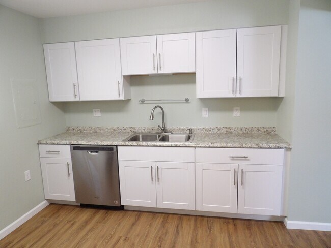 Building Photo - 5486 Mira Loma Cir