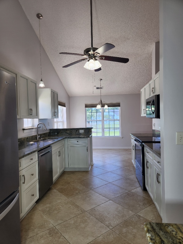 Building Photo - 505 White Hawk Ct