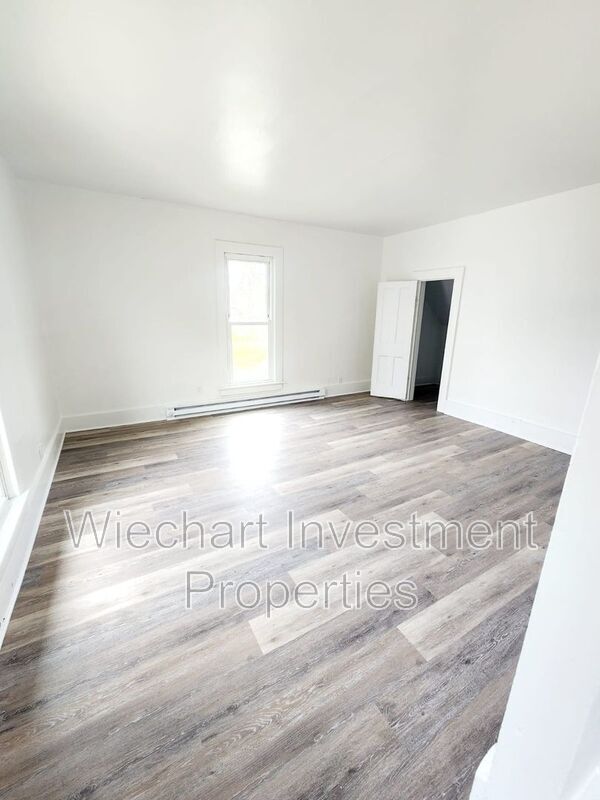 Building Photo - 931 1/2 W Wayne St