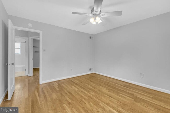 Building Photo - 38 E Rosemont Ave