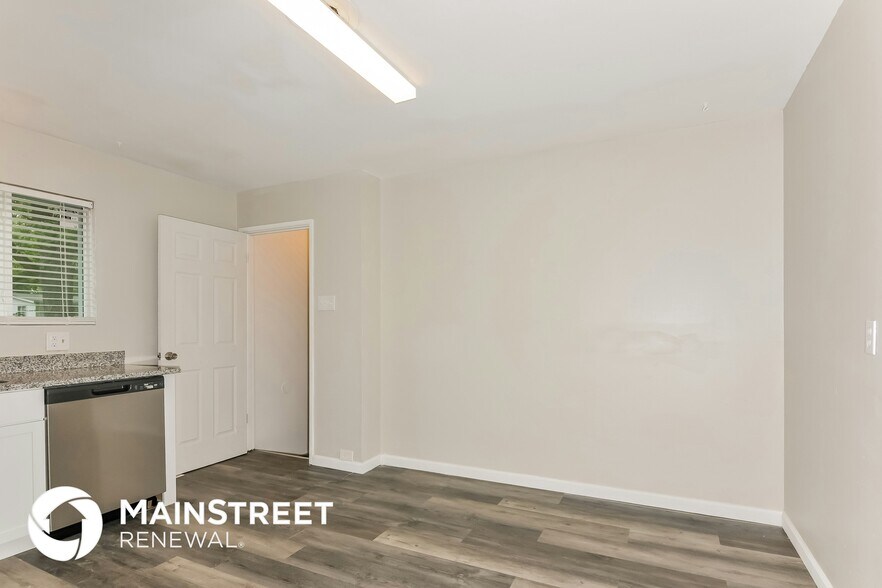 Building Photo - 330 Moule Dr