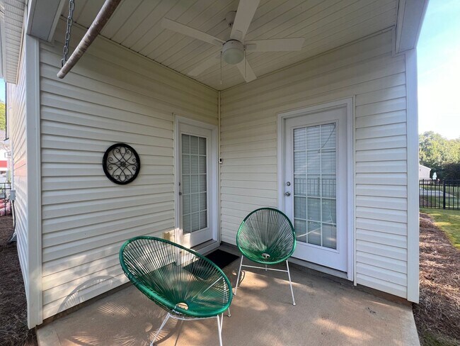 Building Photo - Charming 3/2.5 Easley Home Available Now!