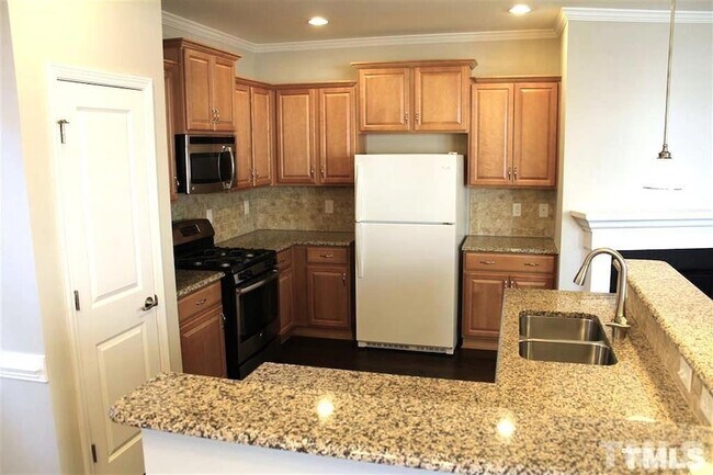 Building Photo - 1133 Pemberly Ave