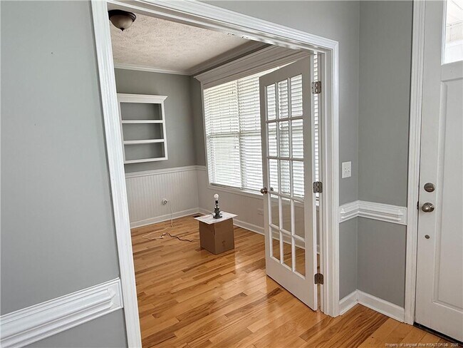 Building Photo - 3917 Barnsdale Dr