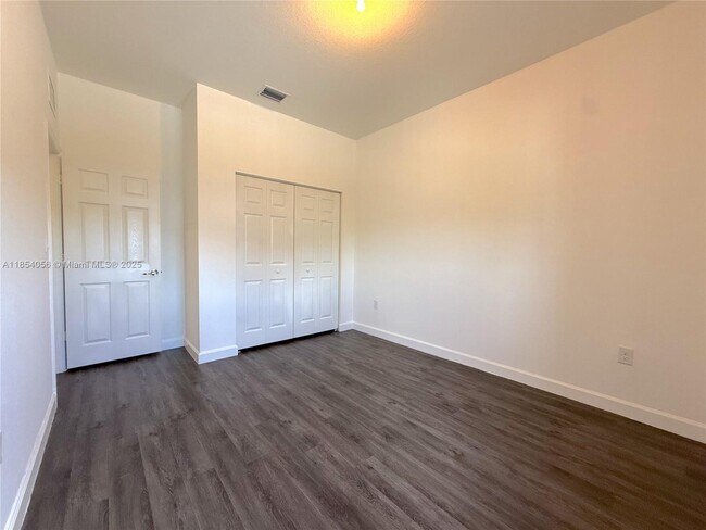 Building Photo - 4228 SW 166th Ct